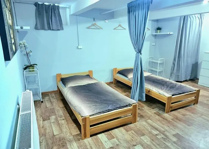 Simple Apartment Near Hockey & Football Arena